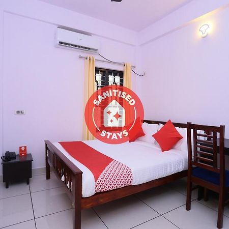 Oyo 26697 United Residency Hotel Kazhakuttam Exterior photo