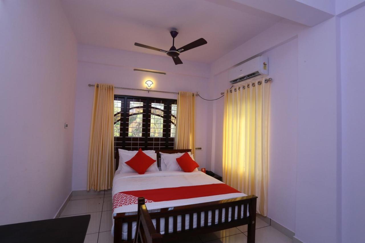 Oyo 26697 United Residency Hotel Kazhakuttam Exterior photo